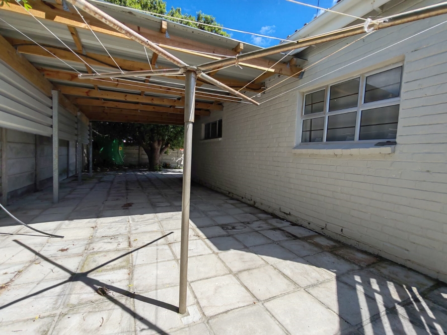 4 Bedroom Property for Sale in De Kelders Western Cape